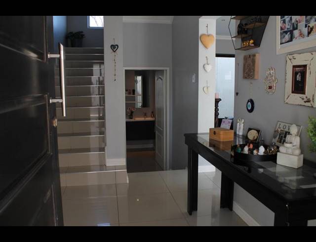 3 BEDROOM CLUSTER FOR SALE IN EDENVALE CENTRAL